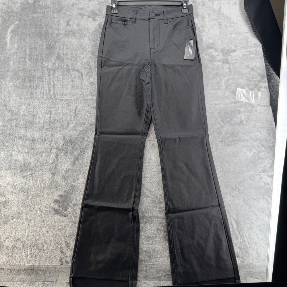 NWT Canyon Retreat Black Coated Flare Jeans High Rise Stepped Hem Womens Size 4 - Picture 2 of 12